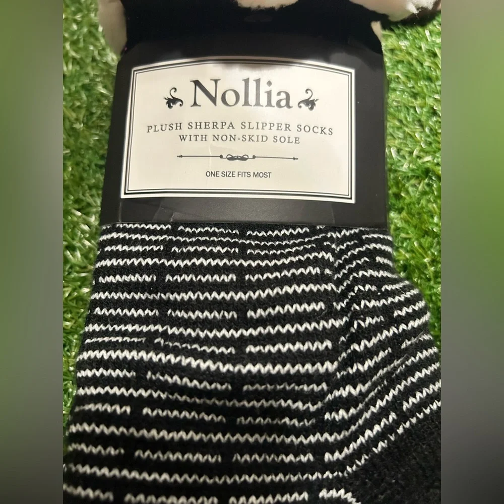 Nollia PLUSH SHERPA SLIPPER SOCKS WITH NON-SKID SOLE ONE SIZE FITS MOST NEW